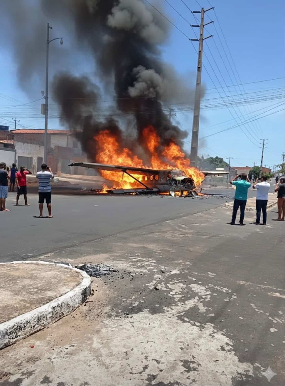 Imagem de avião pegando fogo na Avenida da Cohab, em Caxias, é montagem produzida por inteligência artificial.